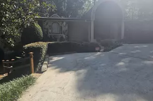 6227 Mountain Brook Way, Atlanta, GA 30328 - Photo 10