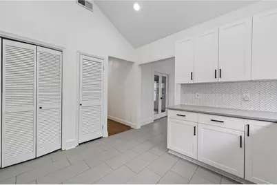 827 Virgil Street NE, Atlanta, GA 30307 - Photo 6