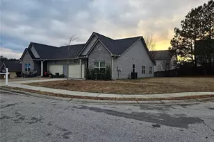 2153 Red Oak Cir, Union City, GA 30291 - Photo 2