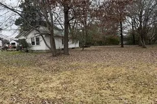 47 Taylor St, Summerville, GA 30747 - Photo 2