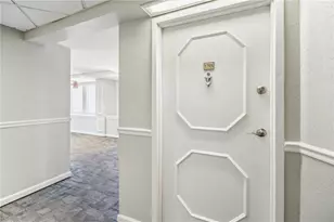 2479 Peachtree Rd NE, Atlanta, GA 30305 - Photo 2