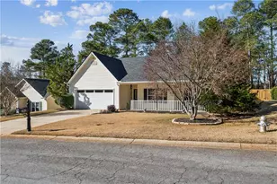 392 Clarion Rd, Lawrenceville, GA 30043 - Photo 2