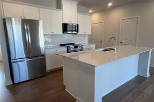 1713 Harper Lily Ln, Lawrenceville, GA 30043 - Photo 4