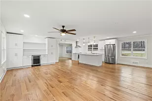 2210 Riverside Dr, Gainesville, GA 30501 - Photo 10