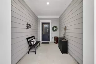 5713 Cypress Bluff Ln, Hoschton, GA 30548 - Photo 2