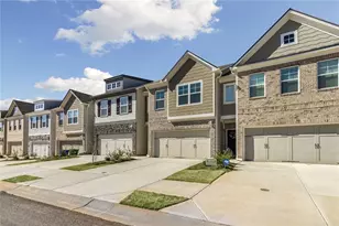 2176 Flying Spur Dr, Lithonia, GA 30058 - Photo 2