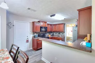 2314 Robin Dr, Loganville, GA 30052 - Photo 8