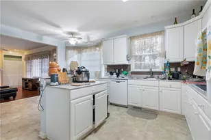 1612 Brentwood Crossing SE, Conyers, GA 30013 - Photo 6