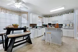 1612 Brentwood Crossing SE, Conyers, GA 30013 - Photo 8