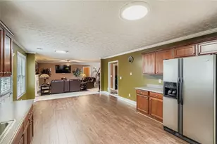 5861 Fairington Farms Ln, Lithonia, GA 30038 - Photo 10