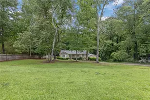 1904 Britt Dr, Snellville, GA 30078 - Photo 6