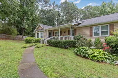 1904 Britt Drive, Snellville, GA 30078 - Photo 8