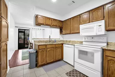 1533 Burnstone Drive, Stone Mountain, GA 30088 - Photo 4