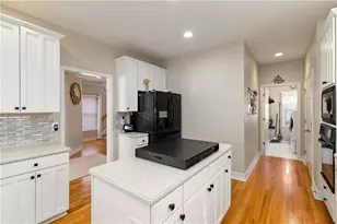 2450 Vivian Cir, Decatur, GA 30030 - Photo 10