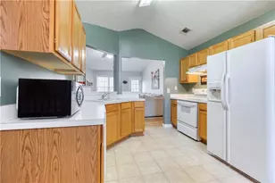 902 Yellow Pine Cir, Winder, GA 30680 - Photo 10