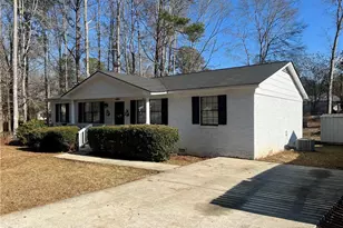 121 Westchester Dr, Barnesville, GA 30204 - Photo 2