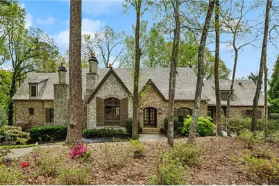 105 Kingston Manor, Atlanta, GA 30342 - Photo 4