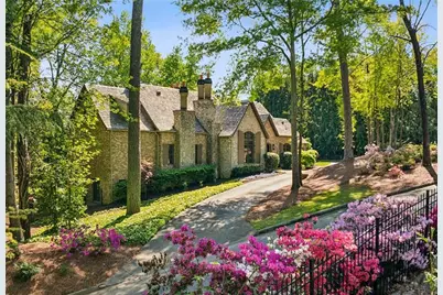 105 Kingston Manor, Atlanta, GA 30342 - Photo 8