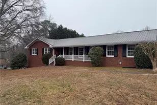 421 N 5th Ave, Winder, GA 30680 - Photo 1