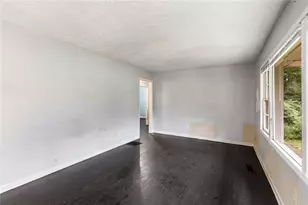 467 Park Valley Dr NW, Atlanta, GA 30318 - Photo 2