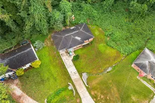 467 Park Valley Dr NW, Atlanta, GA 30318 - Photo 16