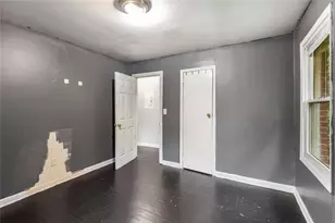 467 Park Valley Dr NW, Atlanta, GA 30318 - Photo 8