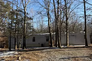 200 Spruce Ln, Cornelia, GA 30531 - Photo 1