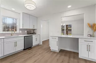 604 Apache Trail, Woodstock, GA 30189 - Photo 10