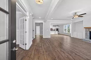 5550 Spring St, Flowery Branch, GA 30542 - Photo 4