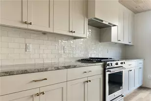 676 Hank Aaron Dr SE, Atlanta, GA 30315 - Photo 10