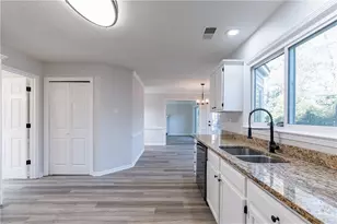 1237 Wynford Woods SW, Marietta, GA 30064 - Photo 4