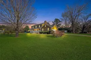 3944 Thornhill Dr SW, Lilburn, GA 30047 - Photo 2