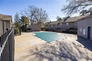 7750 Roswell Rd, Sandy Springs, GA 30350 - Photo 18