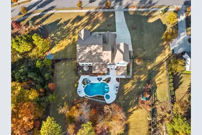 16180 Grand Litchfield Drive, Roswell, GA 30075 - Photo 2