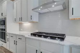 5528 Tullis Dr, Gainesville, GA 30507 - Photo 16