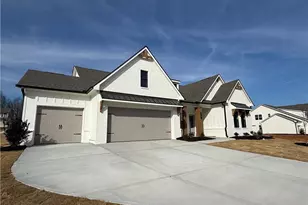 5528 Tullis Dr, Gainesville, GA 30507 - Photo 2