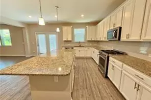 4457 Waxwing St, Hoschton, GA 30548 - Photo 10