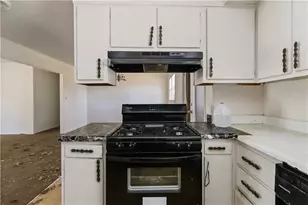 5619 Phillips Dr, Forest Park, GA 30297 - Photo 12