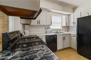 5619 Phillips Dr, Forest Park, GA 30297 - Photo 10