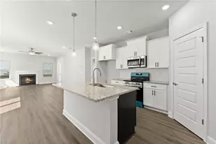 285 Magnolia Villas Dr, Cornelia, GA 30531 - Photo 8