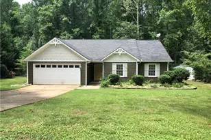 1560 Oklahoma Dr, Buford, GA 30519 - Photo 2