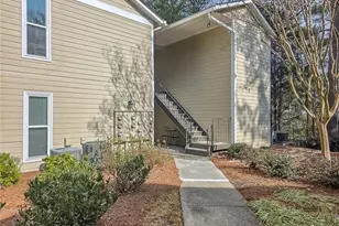 2214 Lake Pointe Cir, Roswell, GA 30075 - Photo 4