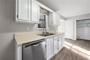 5345 Memorial Ln, Powder Springs, GA 30127 - Photo 14