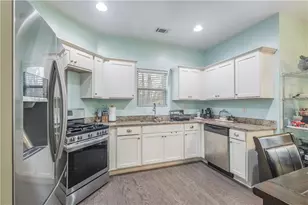 21 Sunny Pt, Newnan, GA 30263 - Photo 10