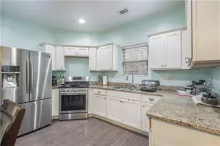 21 Sunny Pt, Newnan, GA 30263 - Photo 8