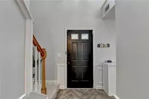 370 Manor Glen Dr, Suwanee, GA 30024 - Photo 4