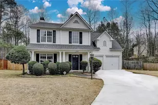 370 Manor Glen Dr, Suwanee, GA 30024 - Photo 2