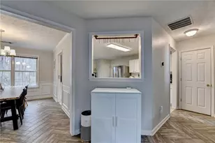 370 Manor Glen Dr, Suwanee, GA 30024 - Photo 8