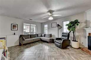 370 Manor Glen Dr, Suwanee, GA 30024 - Photo 6