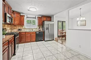 5232 Mainstreet Park Dr, Stone Mountain, GA 30088 - Photo 8